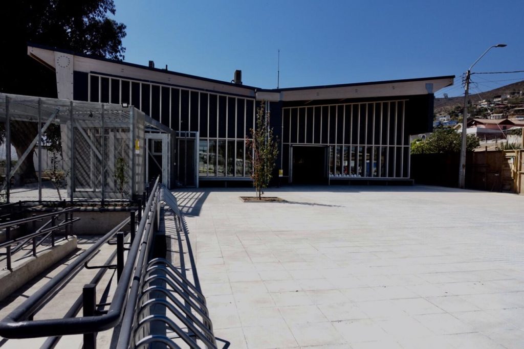 Frontis Cecrea La Ligua